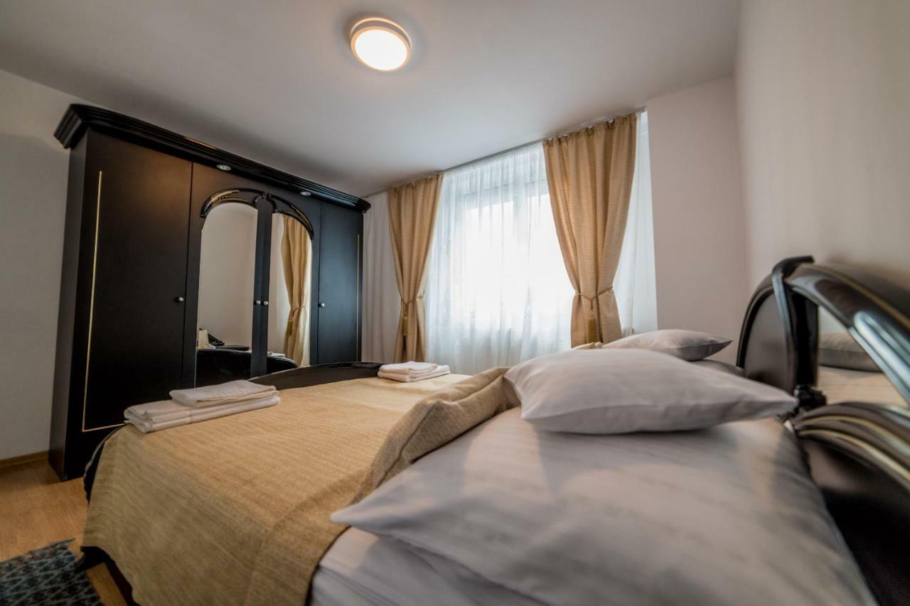 Apartament Sorina Maria Apartment Deva Exterior photo